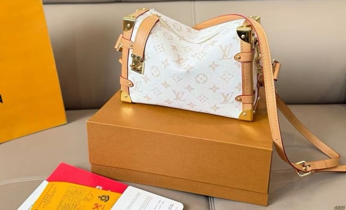 Leather bag, 5A,with box,size 23*16cm,B98-199