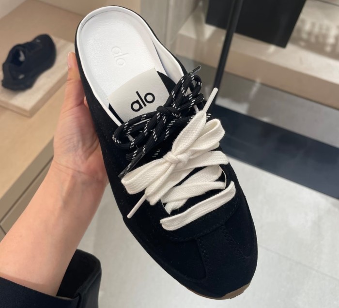 Women  shoes,  with box,size 35-40，SS70-342-345