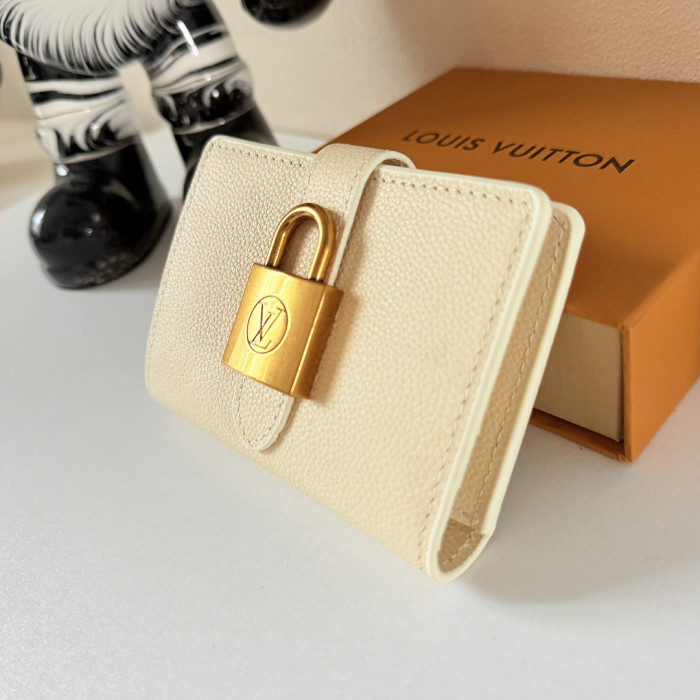 Leather wallet,5A,with box,size 11 x 8.5 x 2cm,B35-355-357