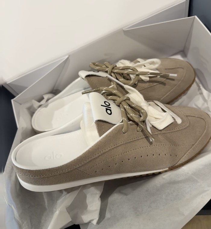 Women  shoes,  with box,size 35-40，SS70-342-345