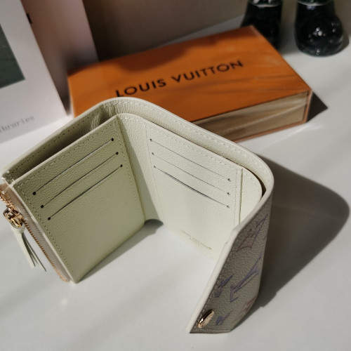 Leather wallet bag,5A,with box,size 12 x 9.5 x 2.5cm,B30-269