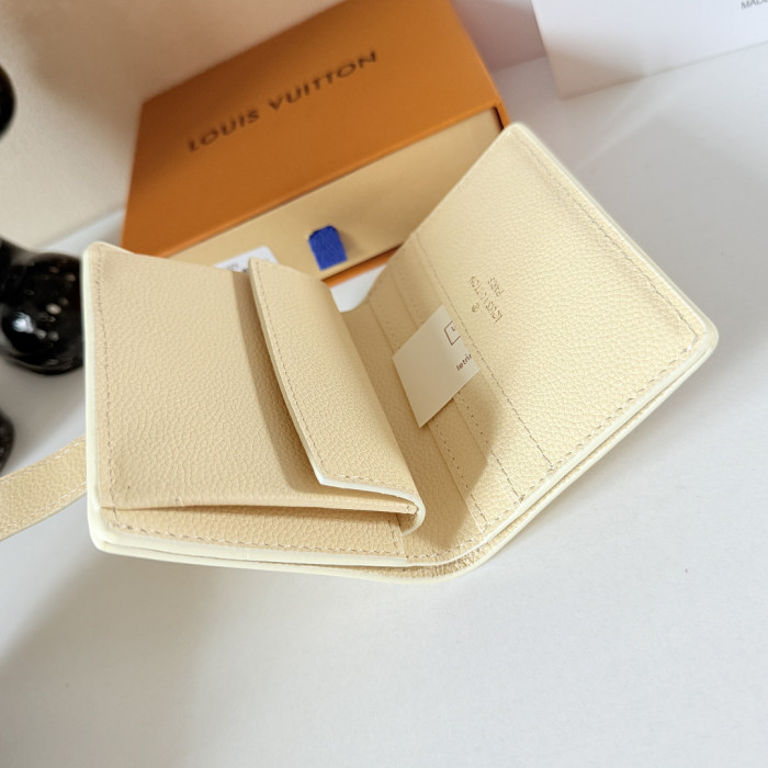 Leather wallet,5A,with box,size 11 x 8.5 x 2cm,B35-355-357