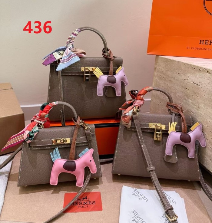 Cow Leather  bag,5A,size 25*19cm  or 22*14cm or 19*12cm,B88-435-439
