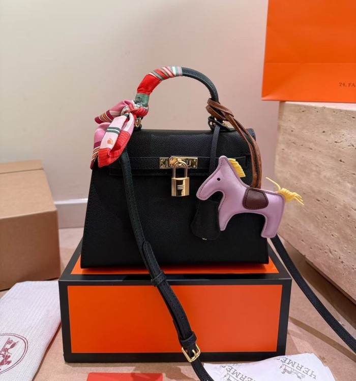 Cow Leather  bag,5A,size 25*19cm  or 22*14cm or 19*12cm,B88-435-439