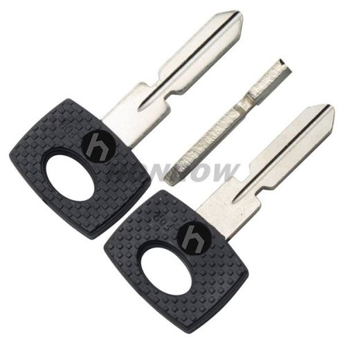 For  Be key blank with 4 track blade (can't put chip inside)