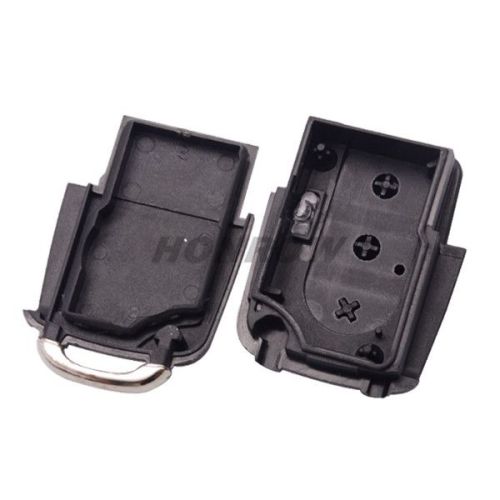For V 3 button remote key blank without battery clamp, the blade is HU66. (the key head connect face is square)