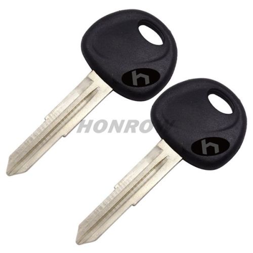 For Hyu transponder key blank with right blade (can't put chips inside)