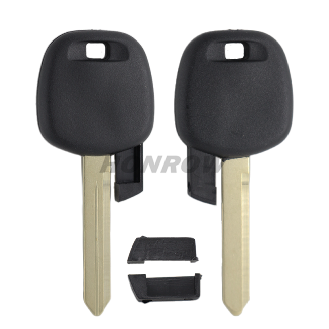 For Toyota transponder key blank with TOY47 blade ,the chip slot is at the bottom of the key. 