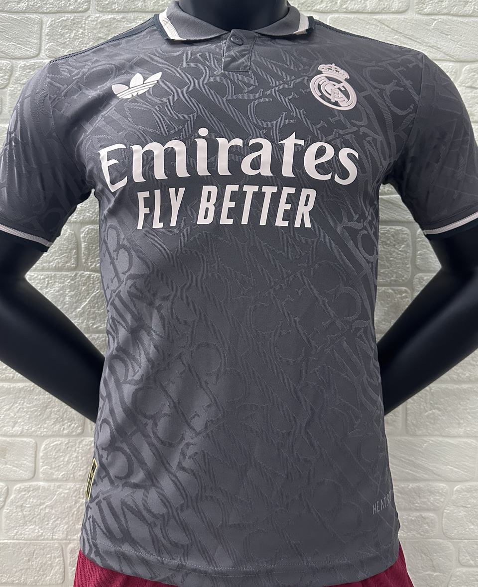 2024/25 Real Madrid Tercera Black Versión Jugador