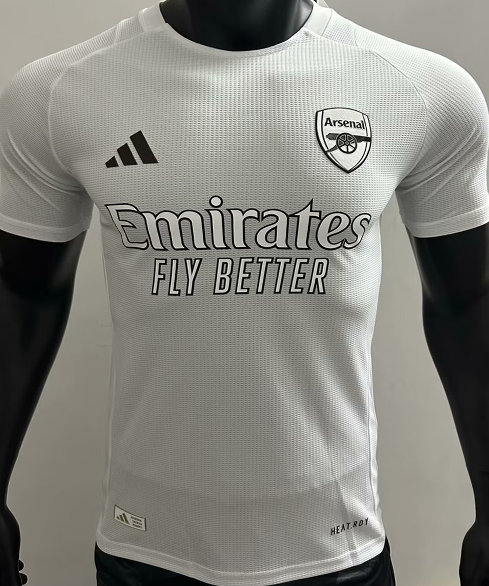 2025/26 Arsenal Especial Red Versión Jugador