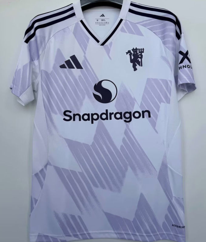 Manchester United Visitante Versión Aficionado 2025/26