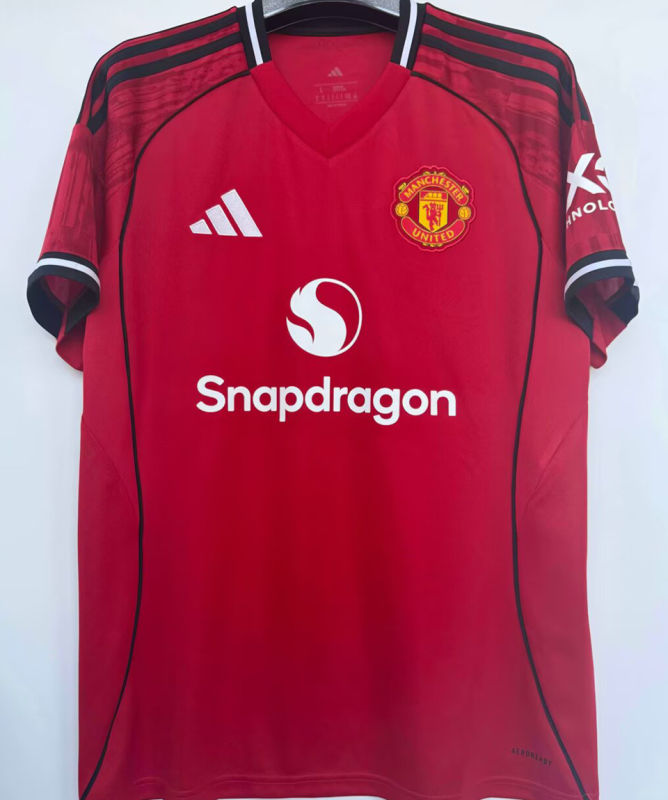 Manchester United Local Versión Aficionado 2025/26 (Roja)