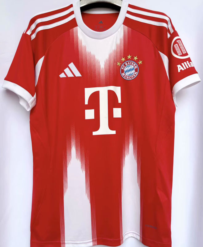 Bayern Munich Local Versión Aficionado 2025/26 (Roja)
