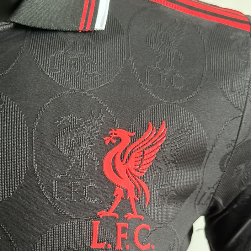 Liverpool Local Versión Jugador 2025/26 (Negra) 8