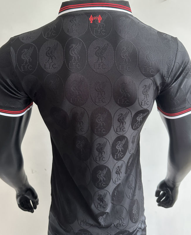 Liverpool Local Versión Jugador 2025/26 (Negra) 2