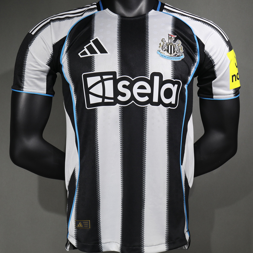 2025/26 Newcastle United Local Versión Jugador