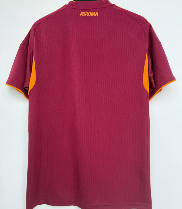 AS Roma Local Versión Aficionado 2025/26 (Roja) 2