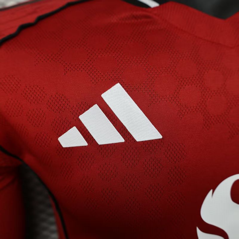 Manchester United Local Versión Jugador 2025/26 (Roja) 4