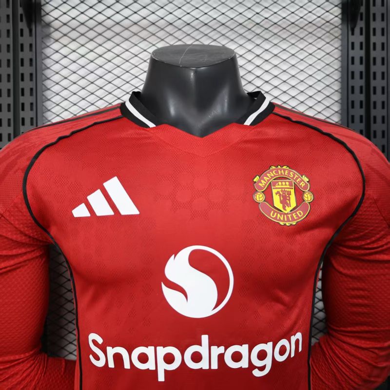 Manchester United Local Versión Jugador 2025/26 (Roja) 3