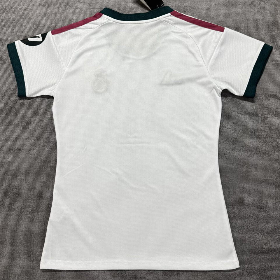 Real Madrid Local Versión Mujer 2026/27 (Blanca) 2