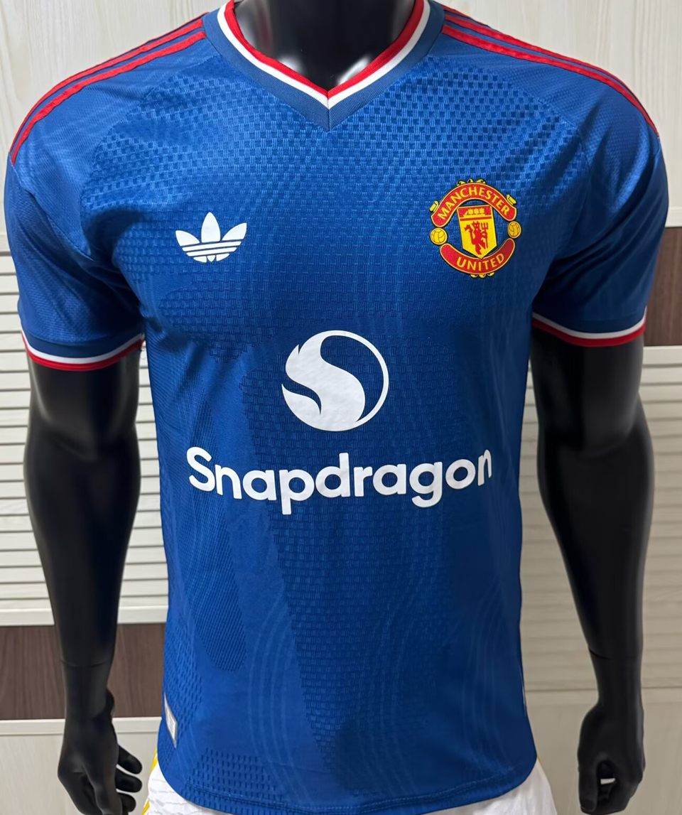 2026/27 Manchester United Tercera Blue Versión Jugador