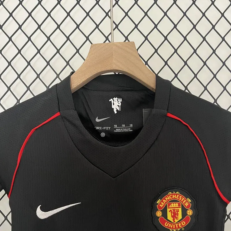 Man Utd Retro 2007/08 Visitante 3