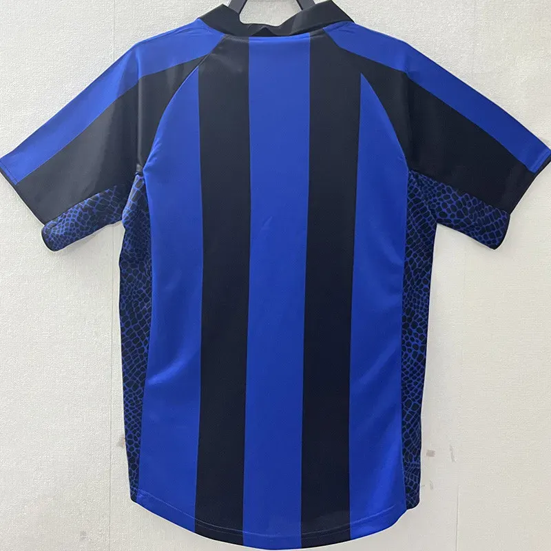 Inter Milan Retro 2010/11 Local 4