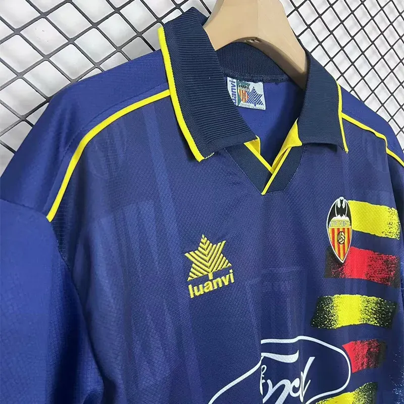 Valencia Retro 1996/97 Visitante 3