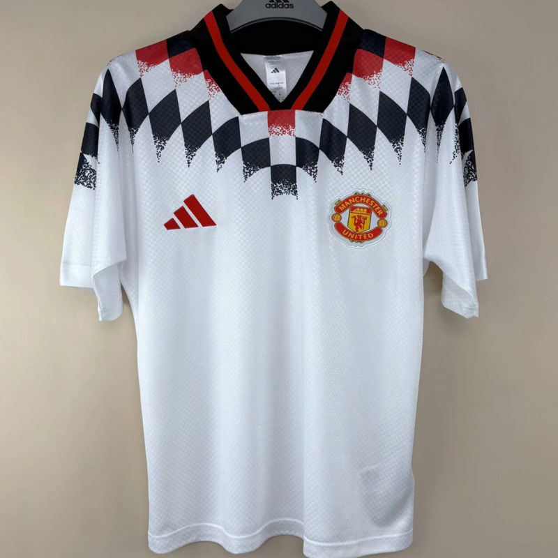 Manchester United Retro 2026/27 Local (Negra)