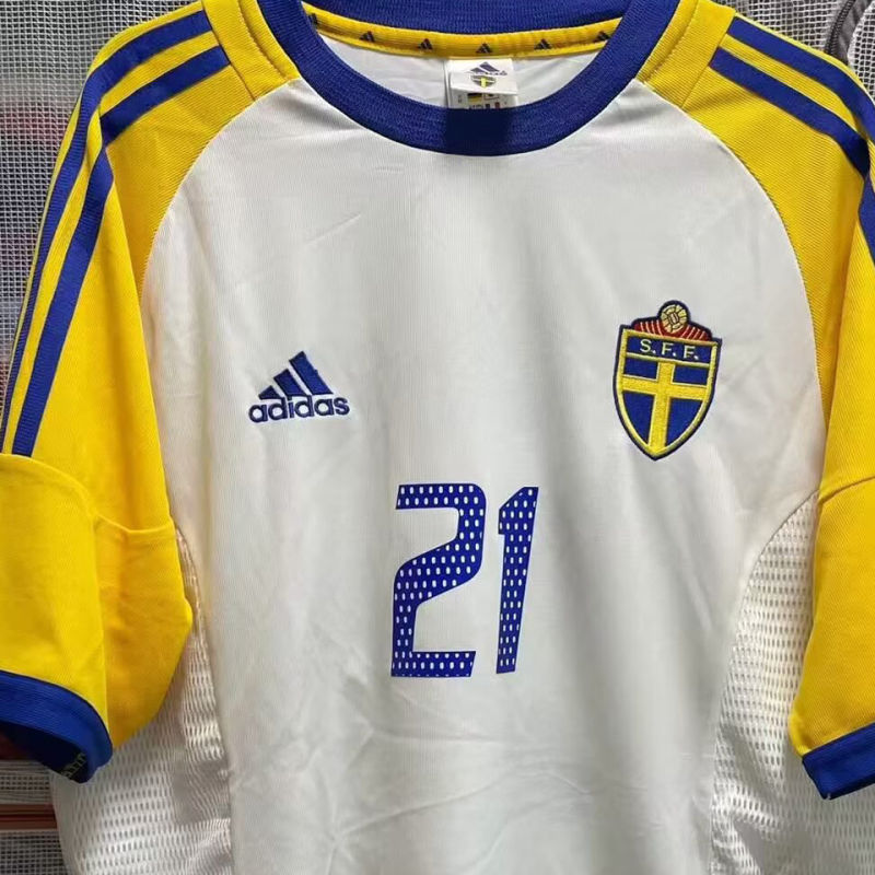 Suecia Retro 2002 Visitante (Blanca) 3