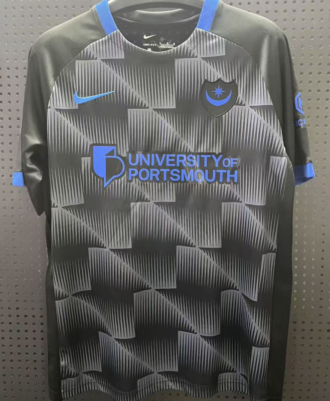 Portsmouth Tercera Versión Aficionado 2026/27 (Negra)