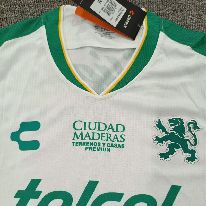 Leon Visitante Versión Aficionado 2026/27 (Blanca) 3