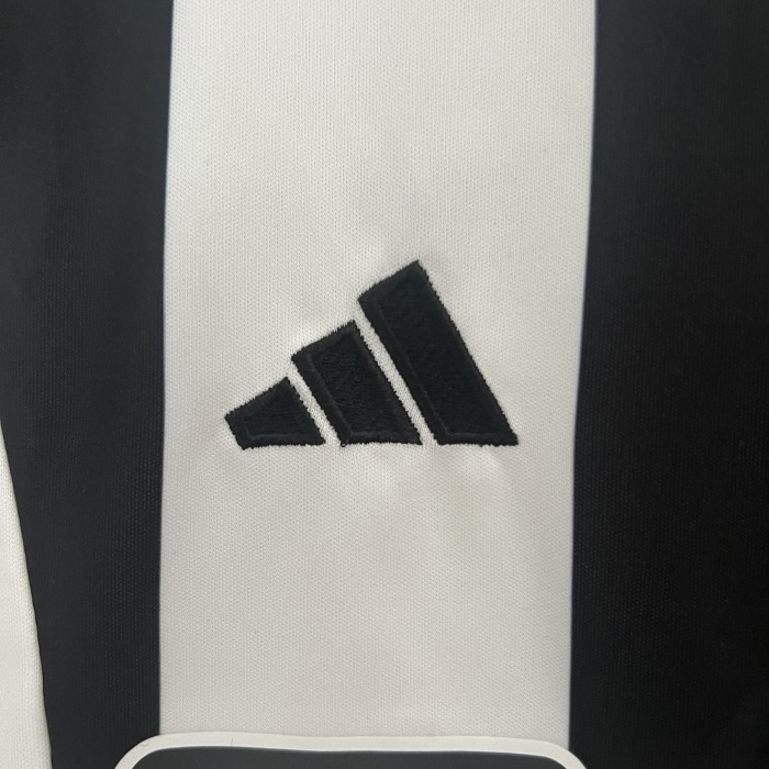 Newcastle United Kids Suit Carabao Cup 2025 Winners Shirt