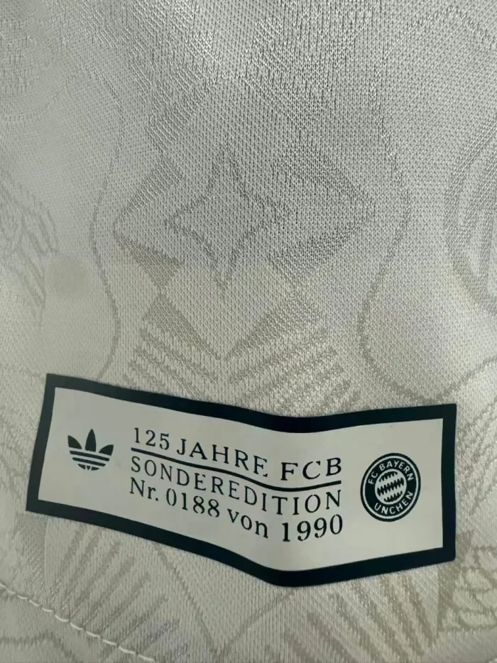 Bayern Munich Oktoberfest Player Man Jersey 25/26