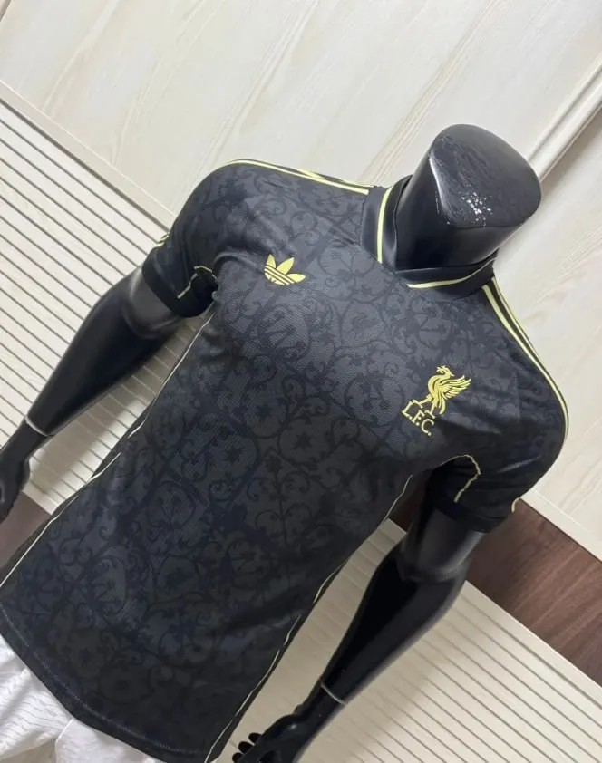 Liverpool Lifestyle Retro Player Jersey 25/26