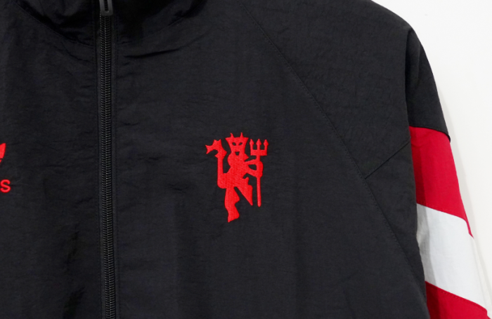Manchester United Training Windbreaker 2025